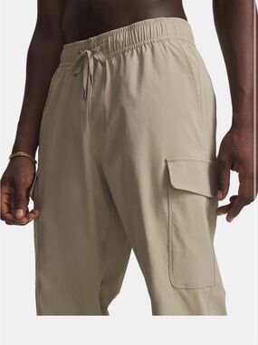 Under Armour Men's Cargo Pants in Khaki